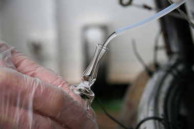 Filling an ampoule from a tube connected to the CTD
