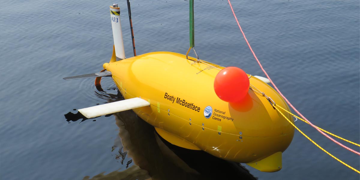 Oceanids Autosub 2000 Under-Ice (A2KUI) being deployed at Loch Ness.