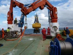 ODAS buoy being deployed