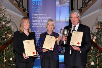 Penny Holliday (left) presented SUT Oceanography Award, photo from Society for Underwater Technology