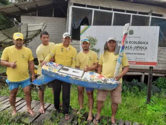 The KES Kraken with the recovery team in Brazil