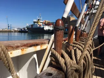 Looking at the NOC's RRS Discovery from the Darwin200's Pelican of London